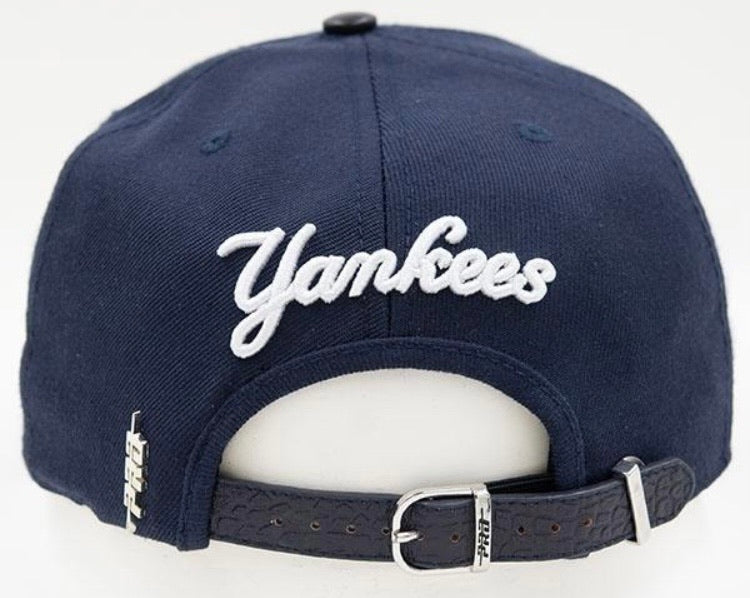 New York Yankees Pro Standard Strap Back Cap - Navy